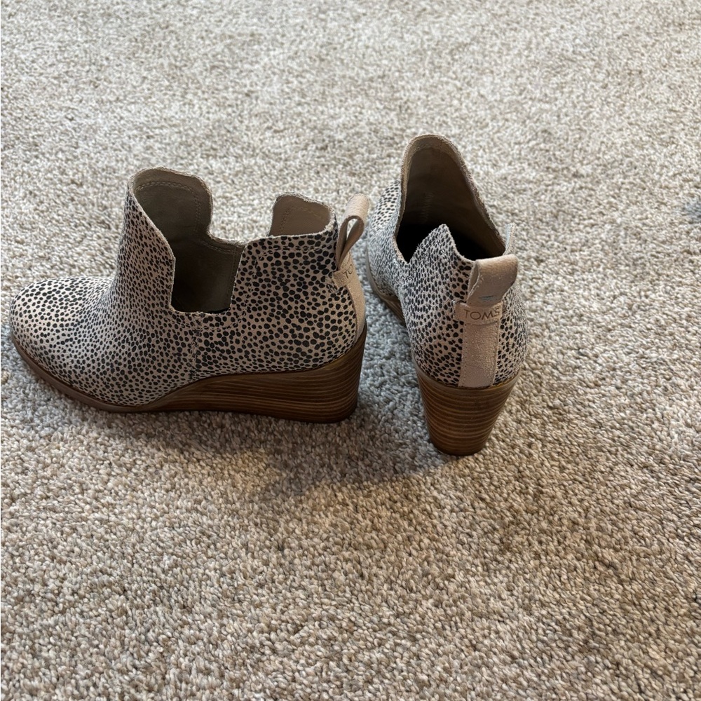 TOMS Speckled Black and Cream Ankle Booties